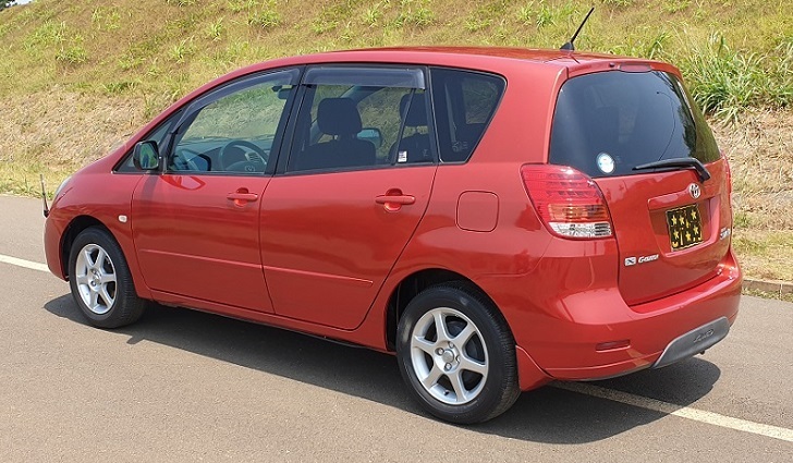 2005 Toyota Corolla Spacio Automatique avec 7 places a vendre ,Yaoundé ,Cameroun