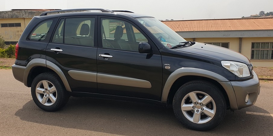 Acheter 2005 Toyota Rav4 Automatique avec intérieur en cuir et 4WD ,Yaoundé ,Cameroun