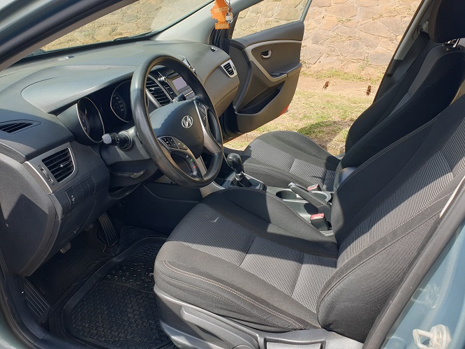 2014 Hyundai Elantra à vendre à Yaoundé Cameroun