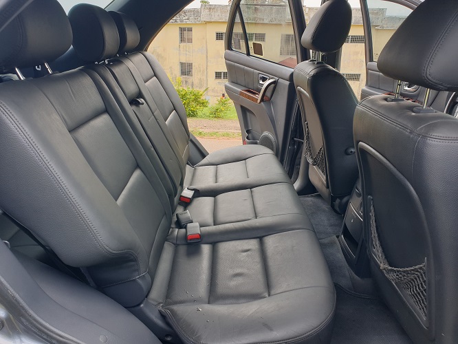 2007 Kia sorento 4WD avec 7 Places à vendre à Yaoundé Cameroun
