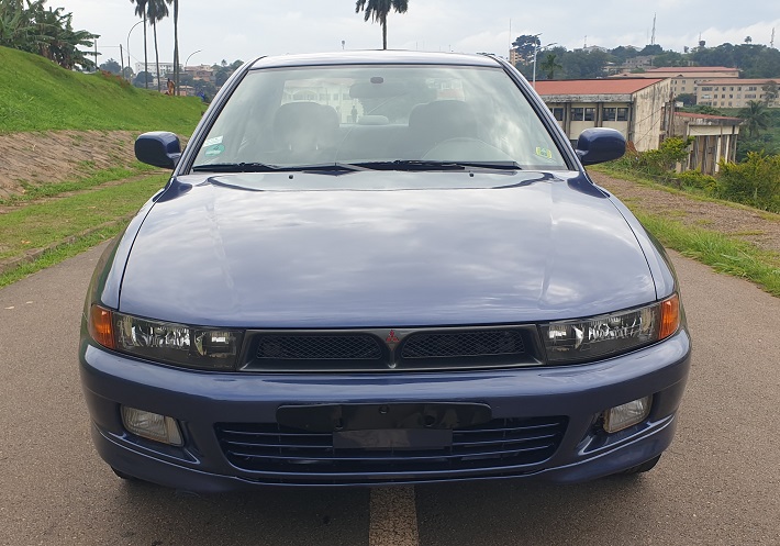 2001 Mitsubishi GALANT à vendre à Yaoundé Cameroun