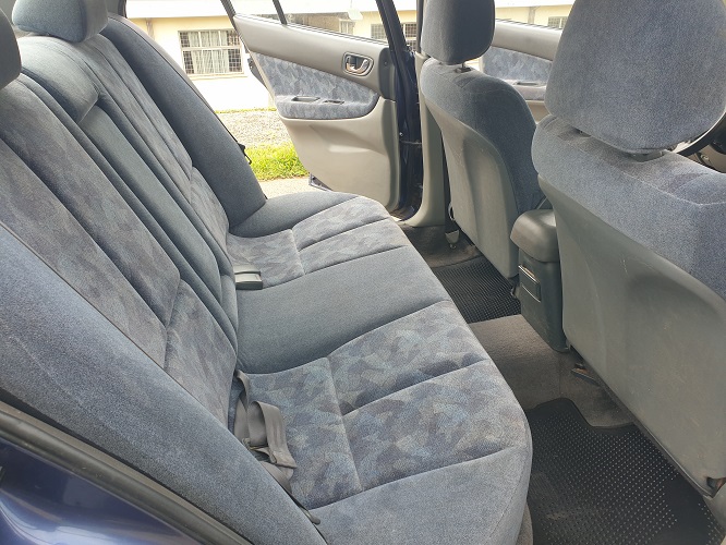 2001 Mitsubishi GALANT à vendre à Yaoundé Cameroun