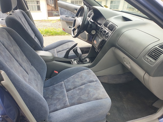 2001 Mitsubishi GALANT à vendre à Yaoundé Cameroun