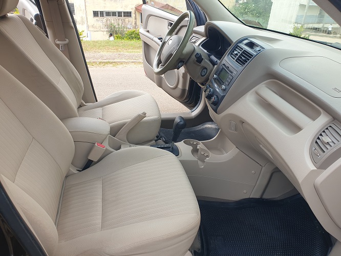2010 Kia Sportage Automatique 4 Cylinder Essence à vendre à Yaoundé Cameroun