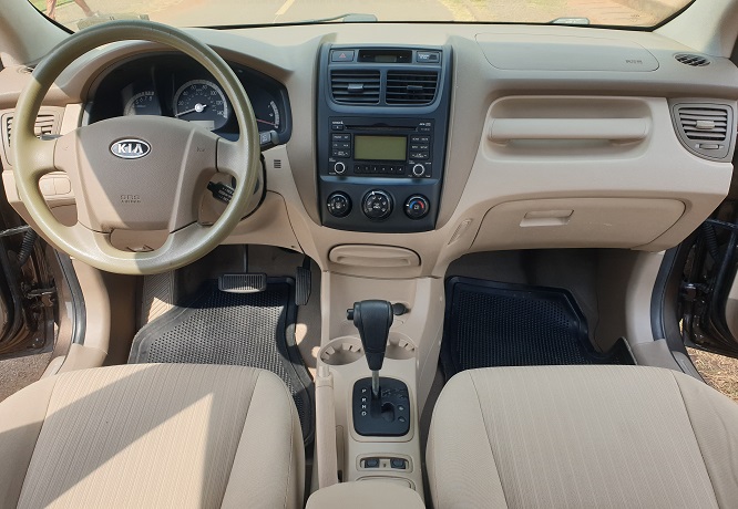 2010 Kia Sportage Automatique 4 Cylinder Essence à vendre à Yaoundé Cameroun