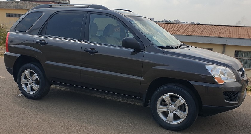 2010 Kia Sportage Automatique 4 Cylinder Essence à vendre à Yaoundé Cameroun