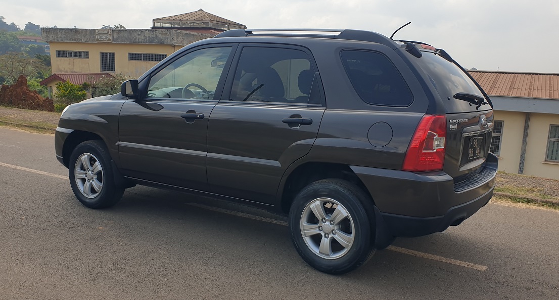2010 Kia Sportage Automatique 4 Cylinder Essence à vendre à Yaoundé Cameroun