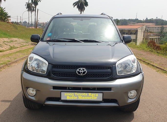 2005 Toyota Rav4 avec 4WD et intérieur cuir à vendre à Yaoundé Cameroun