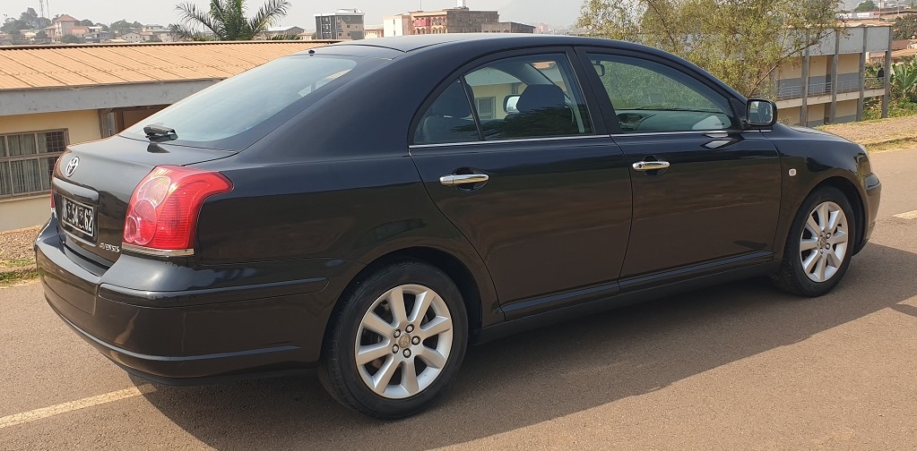 2006 Toyota Avensis à vendre à Yaoundé Cameroun