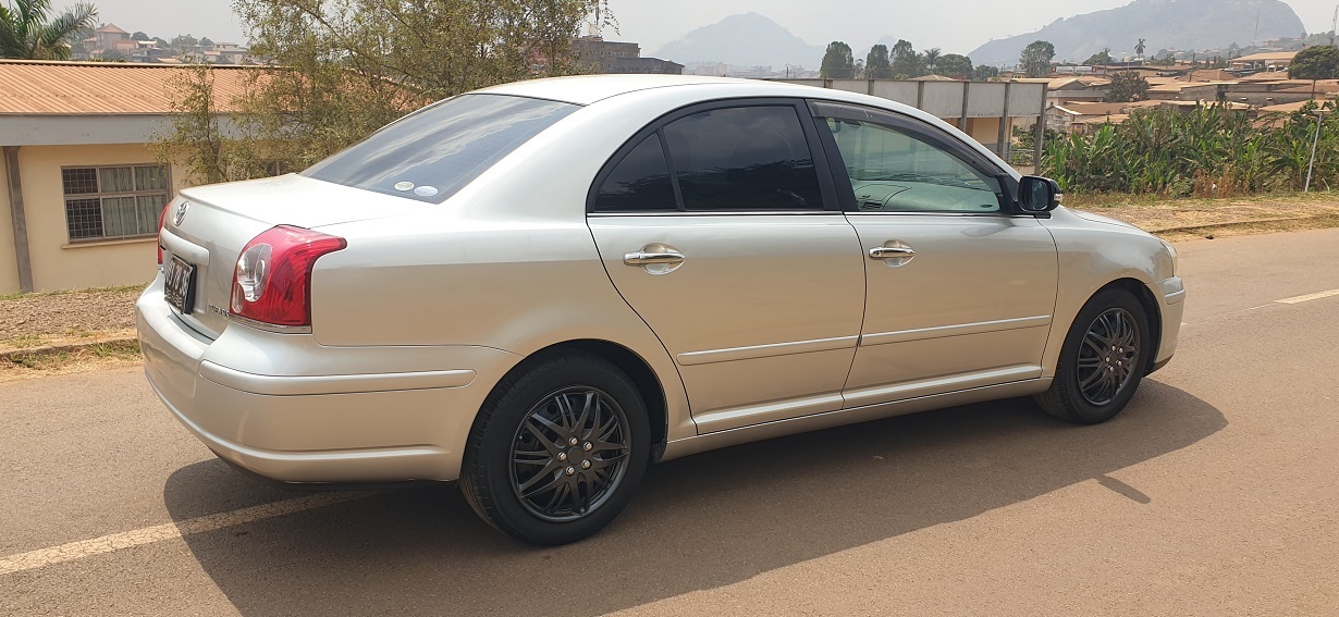2008 Toyota Avensis automatique à vendre à Yaoundé Cameroun