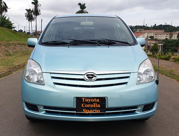 2004 Toyota Spacio Automatique avec 7 PLaces à vendre à Yaoundé Cameroun