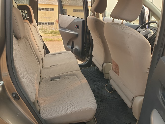 2009 Toyota RACTIS automatique à vendre à Yaoundé. Cameroun