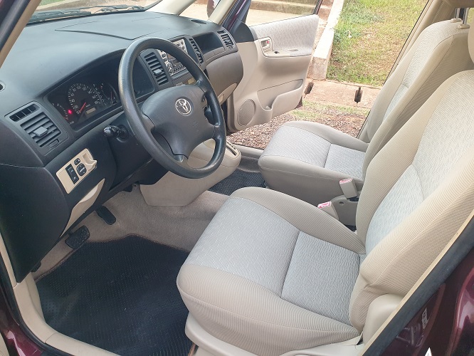 2005 Toyota Corolla Spacio Automatique avec 7 Places à vendre à Yaoundé Cameroun