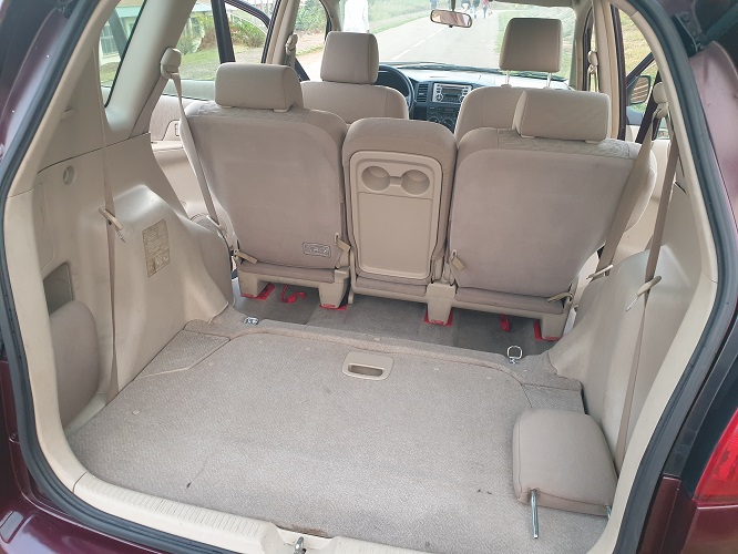 2005 Toyota Corolla Spacio Automatique avec 7 Places à vendre à Yaoundé Cameroun