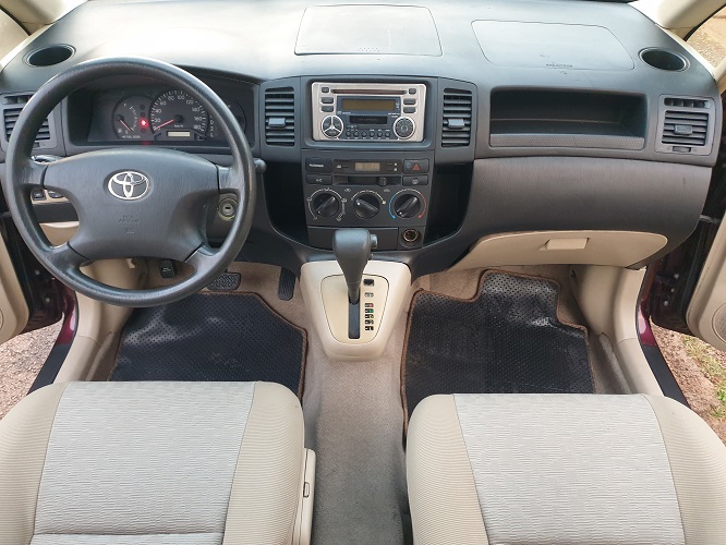 2005 Toyota Corolla Spacio Automatique avec 7 Places à vendre à Yaoundé Cameroun