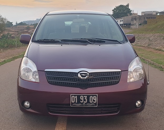 2005 Toyota Corolla Spacio Automatique avec 7 Places à vendre à Yaoundé Cameroun