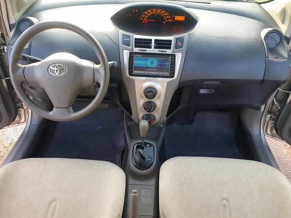 Acheter 2009 Toyota YARIS automatique ,Yaoundé ,Cameroun