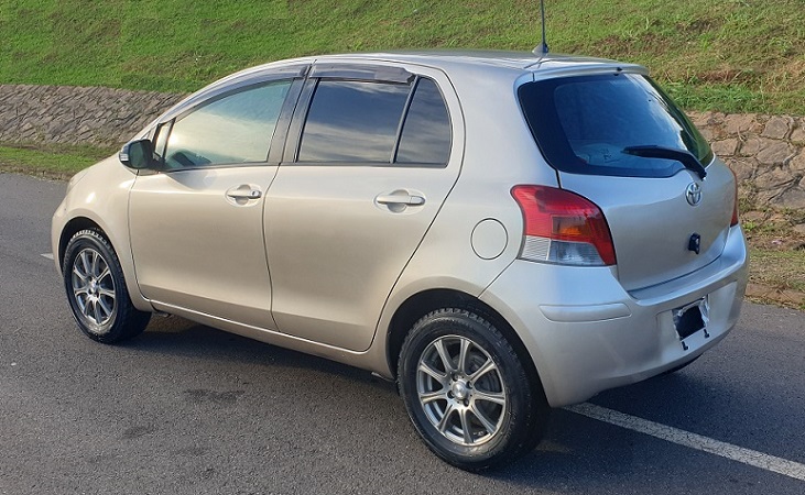 Acheter 2009 Toyota YARIS automatique ,Yaoundé ,Cameroun