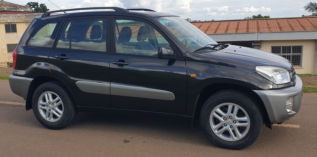 2004 Toyota Rav4 4WD à vendre à Yaoundé Cameroun
