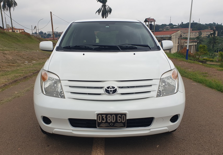 2006 Toyota IST Automatique avec 4WD à vendre à Yaoundé Cameroun