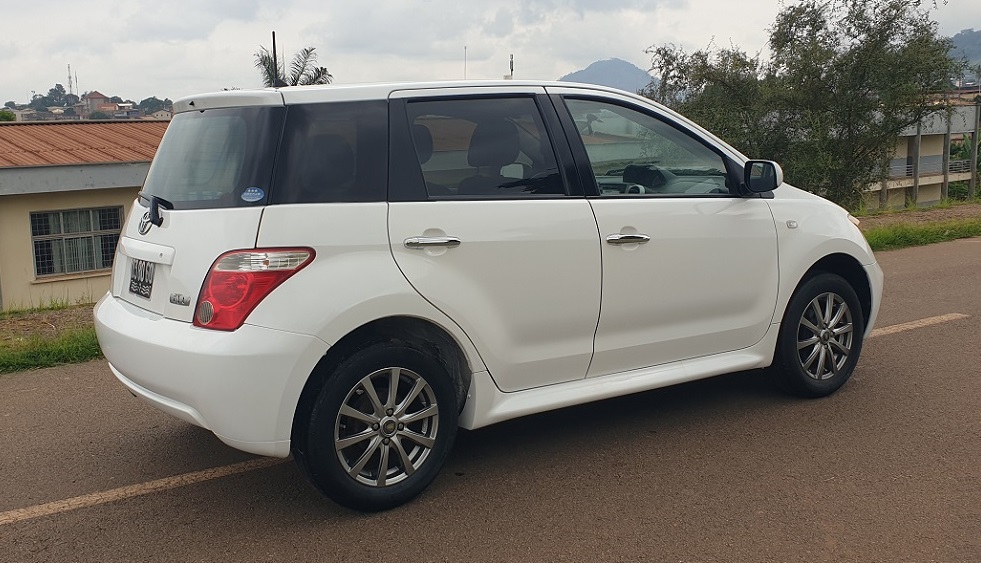 2006 Toyota IST Automatique avec 4WD à vendre à Yaoundé Cameroun