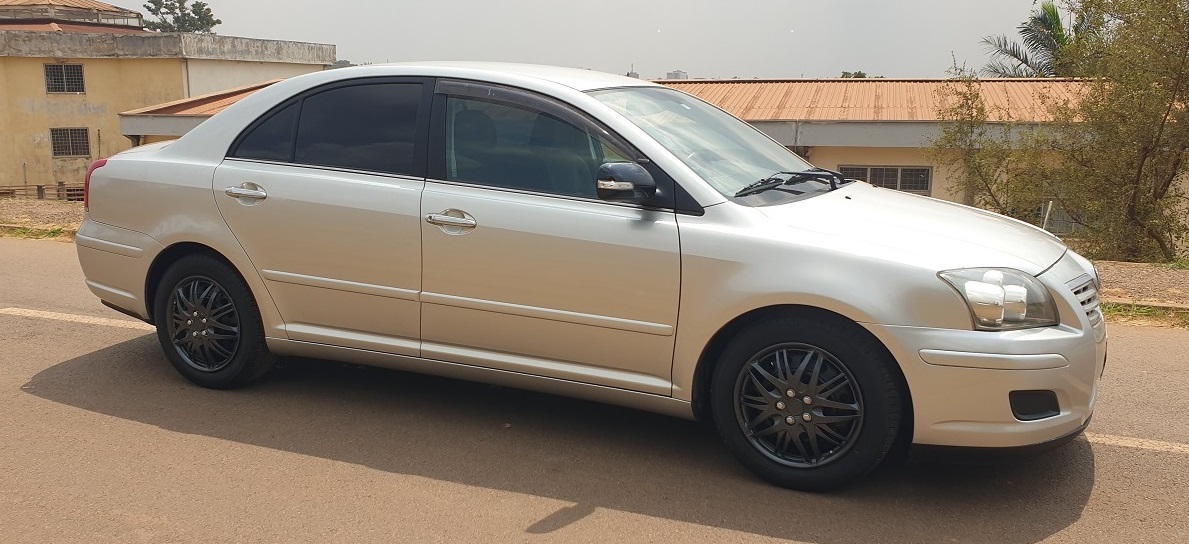 Acheter 4WD 2009 Toyota Avensis automatique ,Yaoundé ,Cameroun