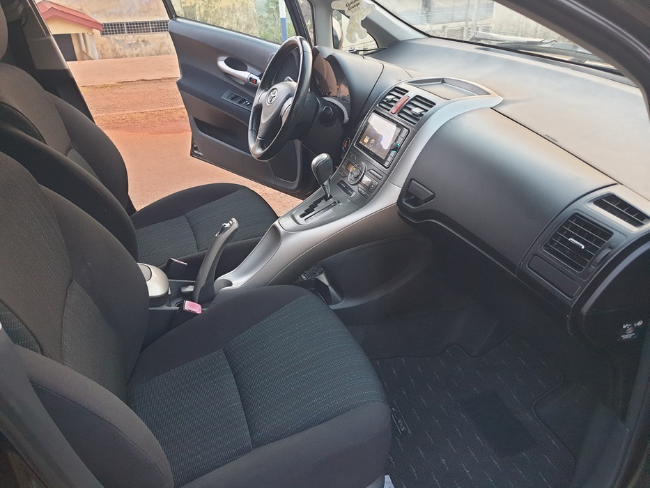 Acheter 4WD 2010 Toyota Auris Automatique ,Yaoundé ,Cameroun
