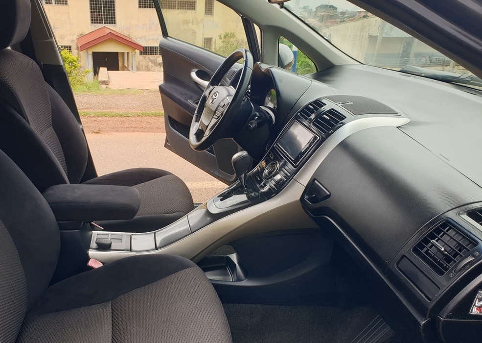 Acheter 2012 Toyota BLADE Automatique ,Yaoundé ,Cameroun