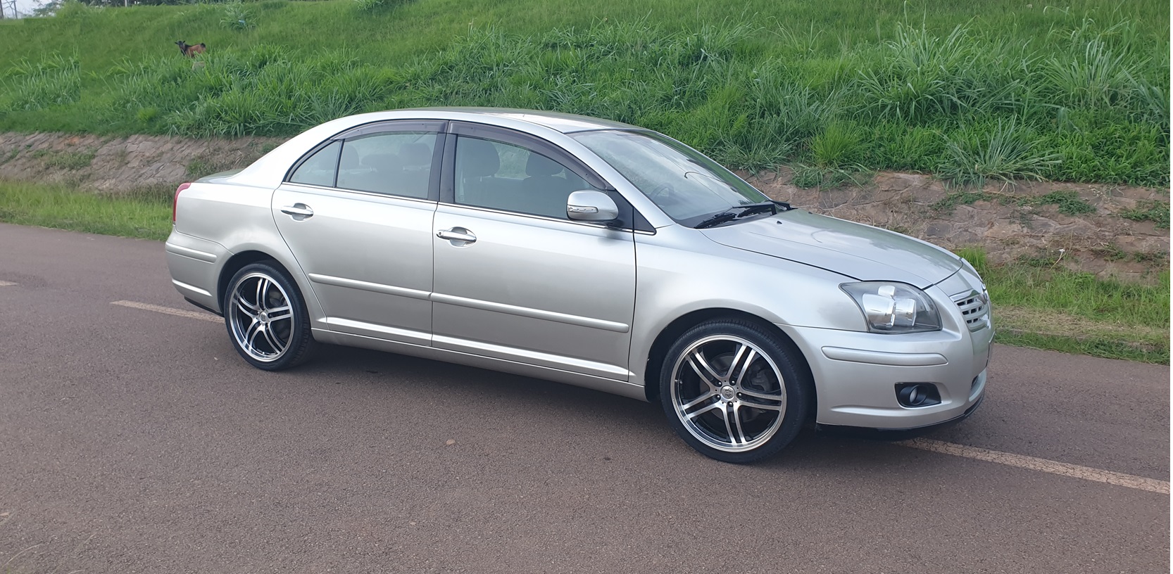 Acheter 4WD 2008 Toyota Avensis Automatique ,Yaoundé ,Cameroun