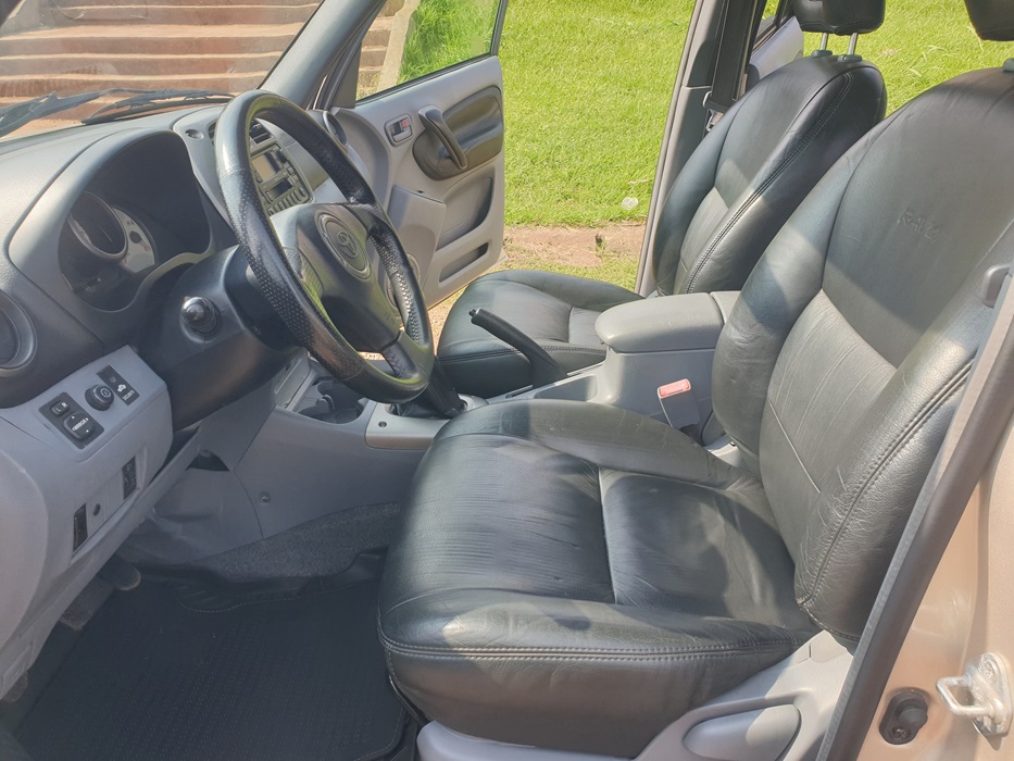 Acheter 2004 Toyota Rav4 4WD ,Yaoundé ,Cameroun
