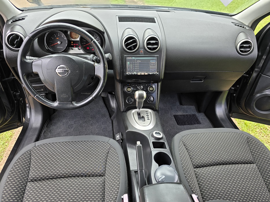 Acheter 4WD 2009 Nissan Qashqai Automatique ,Yaoundé ,Cameroun