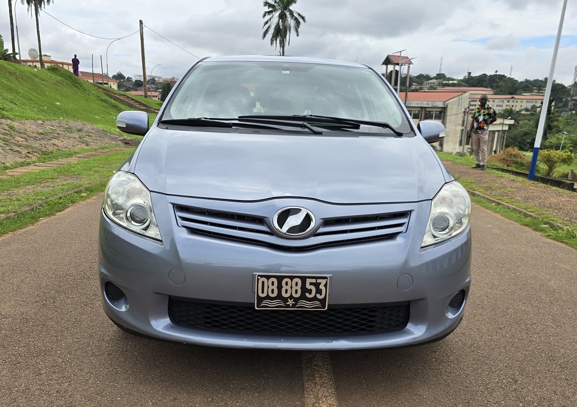 Acheter 2011 Toyota Auris Automatique ,Yaoundé ,Cameroun