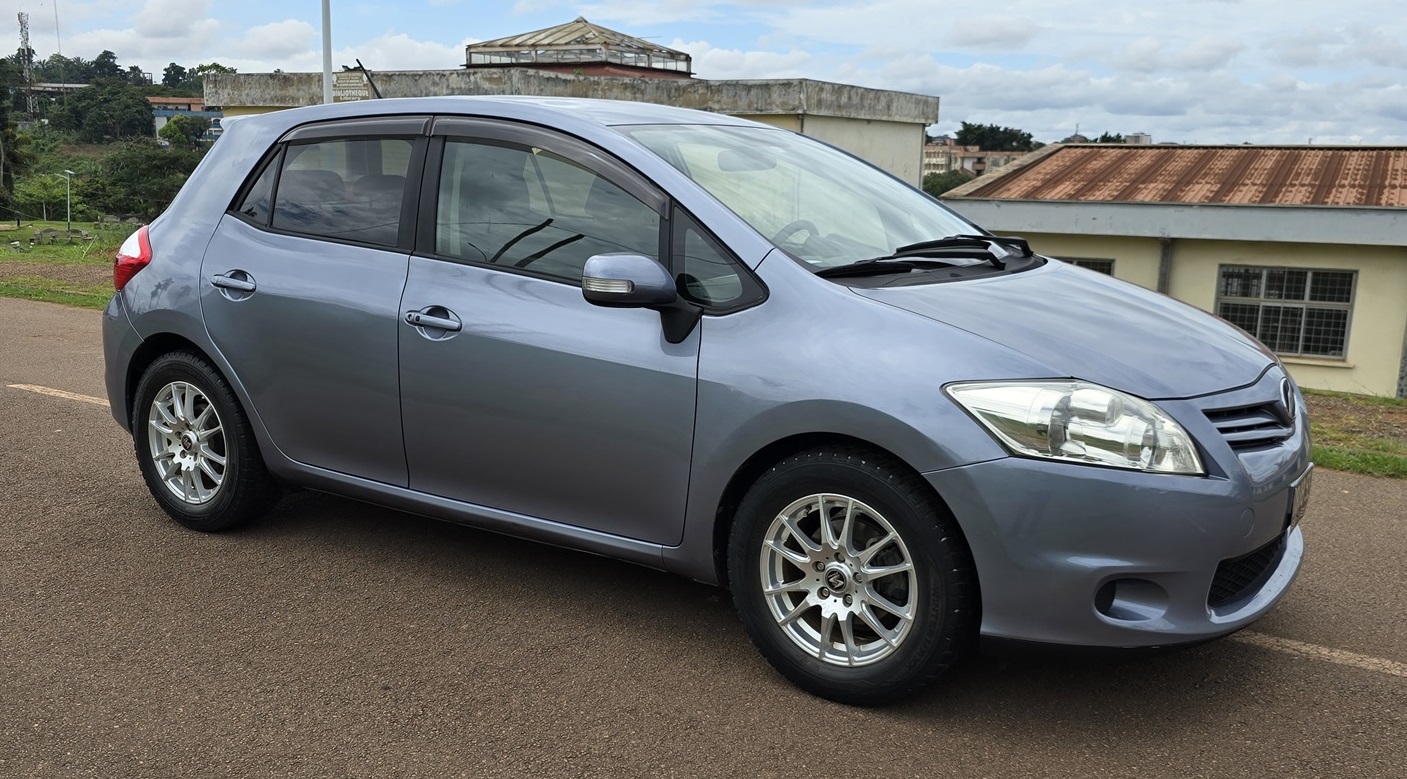 Acheter 2011 Toyota Auris Automatique ,Yaoundé ,Cameroun