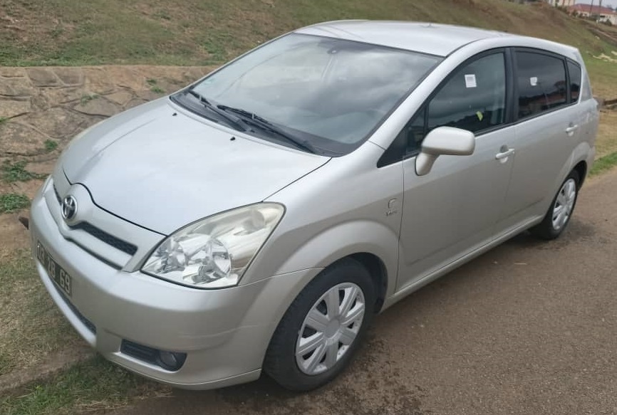 Acheter 7 Places 2005 Toyota Corolla Verso Automatique ,Yaoundé ,Cameroun