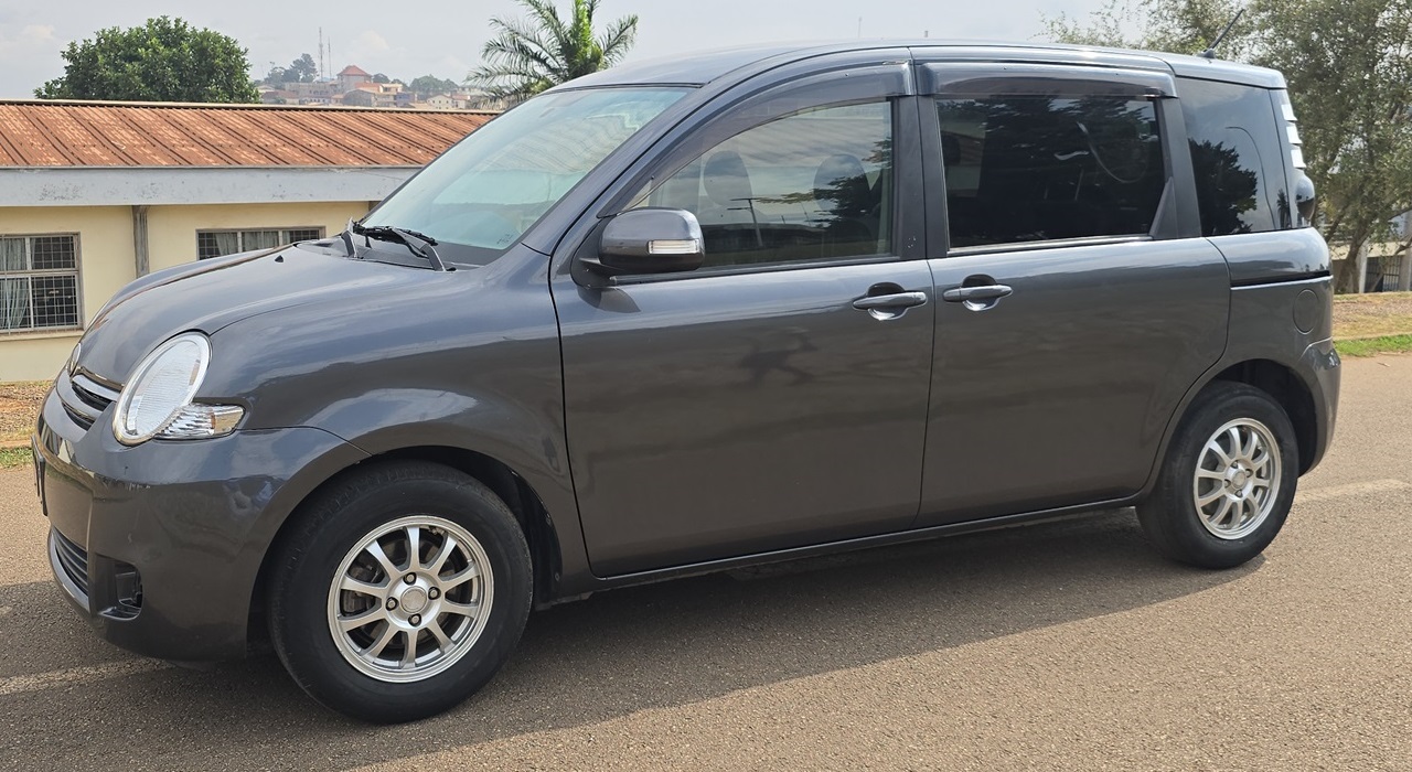 Acheter 7 Places 2009 Toyota Sienta Automatique ,Yaoundé ,Cameroun