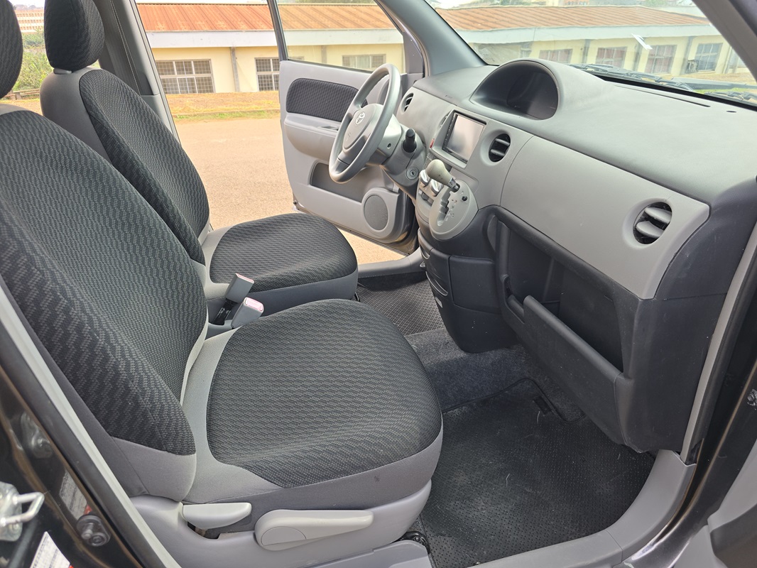 Acheter 7 Places 2009 Toyota Sienta Automatique ,Yaoundé ,Cameroun