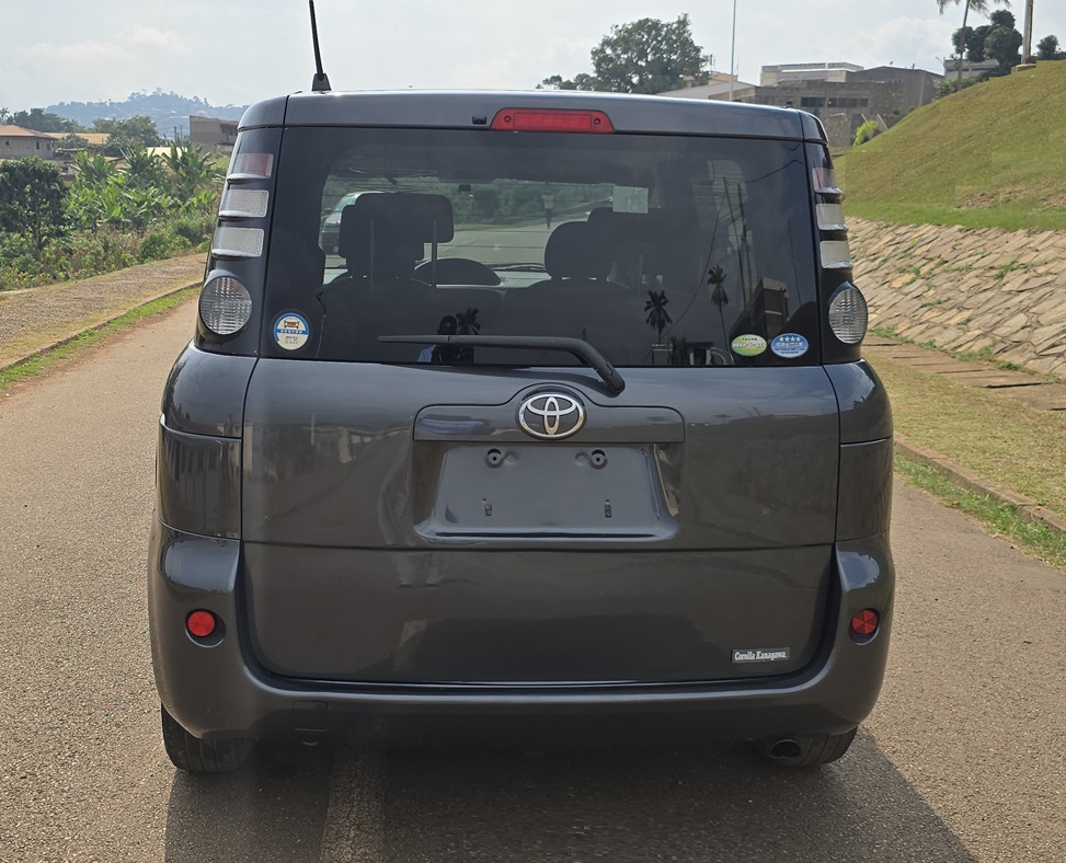 Acheter 7 Places 2009 Toyota Sienta Automatique ,Yaoundé ,Cameroun