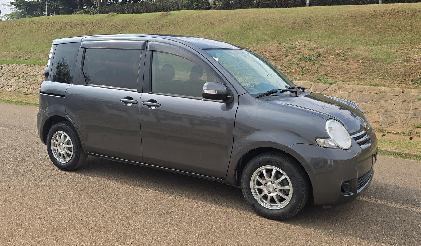 Acheter 7 Places 2009 Toyota Sienta Automatique ,Yaoundé ,Cameroun
