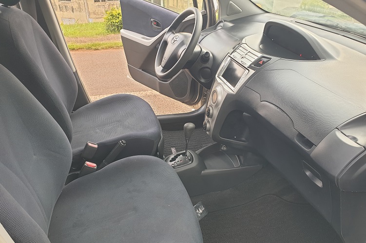 Acheter 2009 Toyota Yaris Automatique ,Yaoundé ,Cameroun