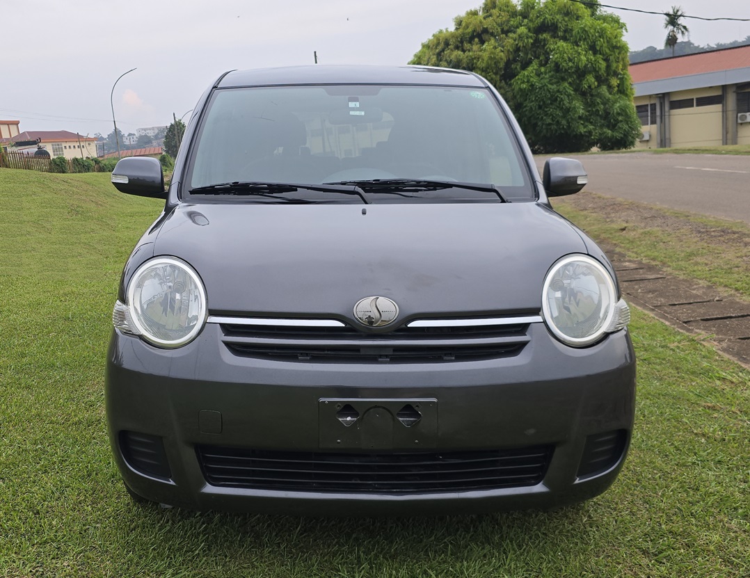 Acheter 7 Places 2010 Toyota Sienta Automatique ,Yaoundé ,Cameroun