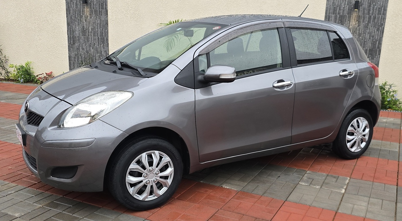 4WD 2011 Toyota Yaris Automatique