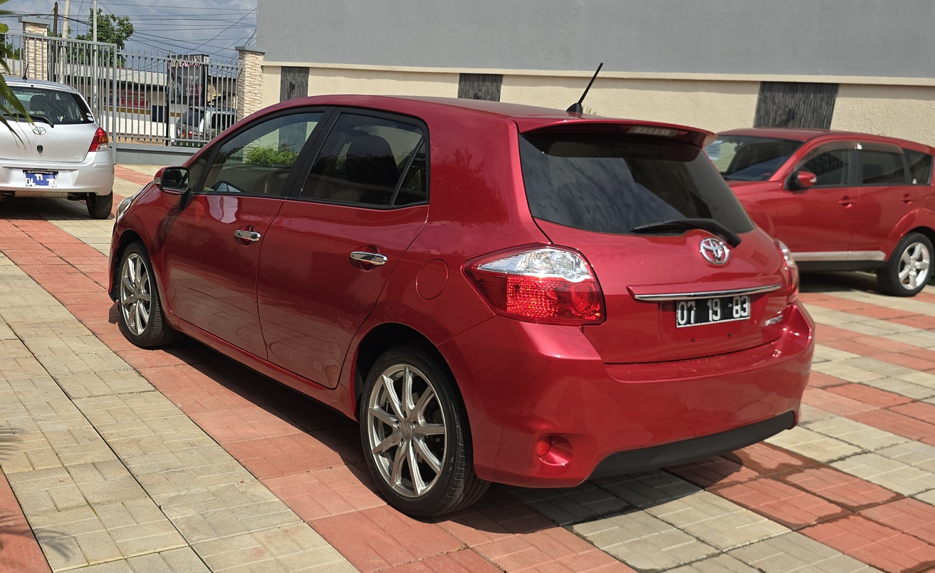 Acheter 2010 Toyota Auris Automatique ,Yaoundé ,Cameroun