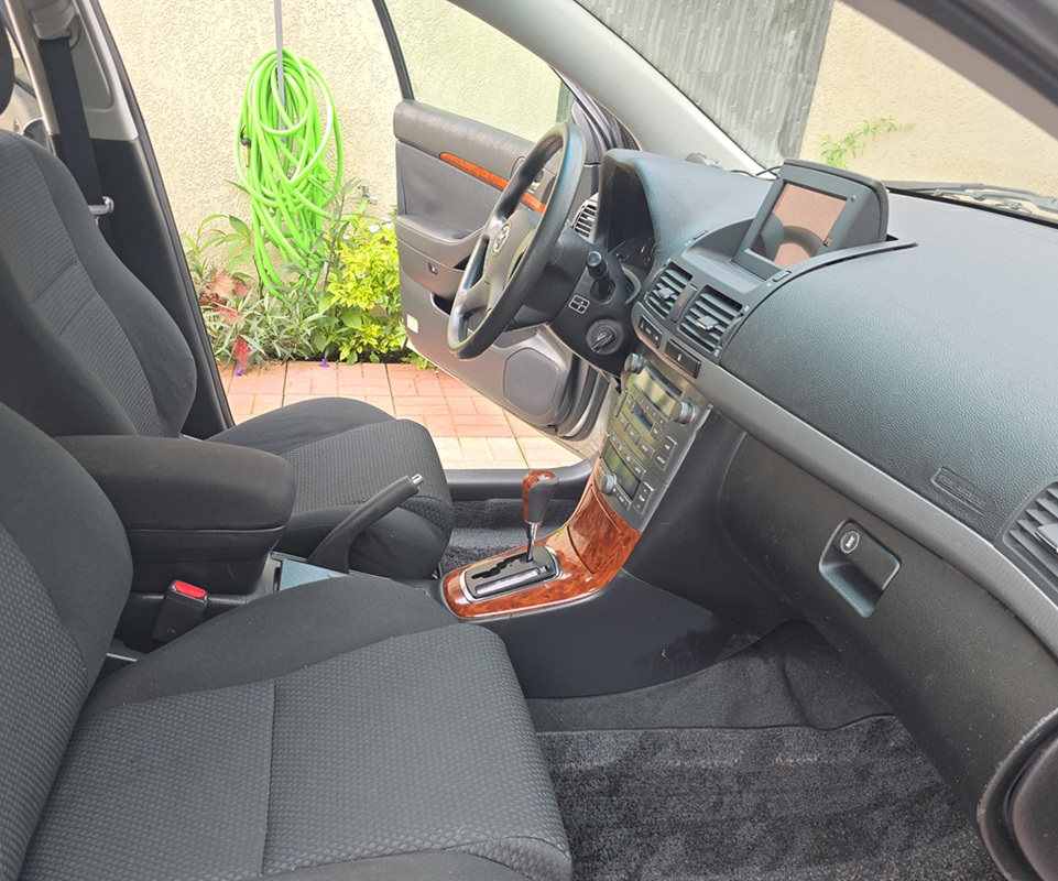 Acheter 4WD 2005 Toyota Avensis Automatique ,Yaoundé ,Cameroun