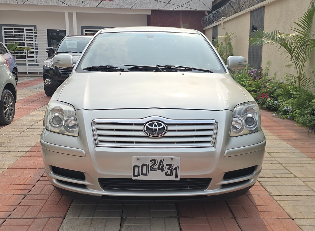 Acheter 4WD 2005 Toyota Avensis Automatique ,Yaoundé ,Cameroun