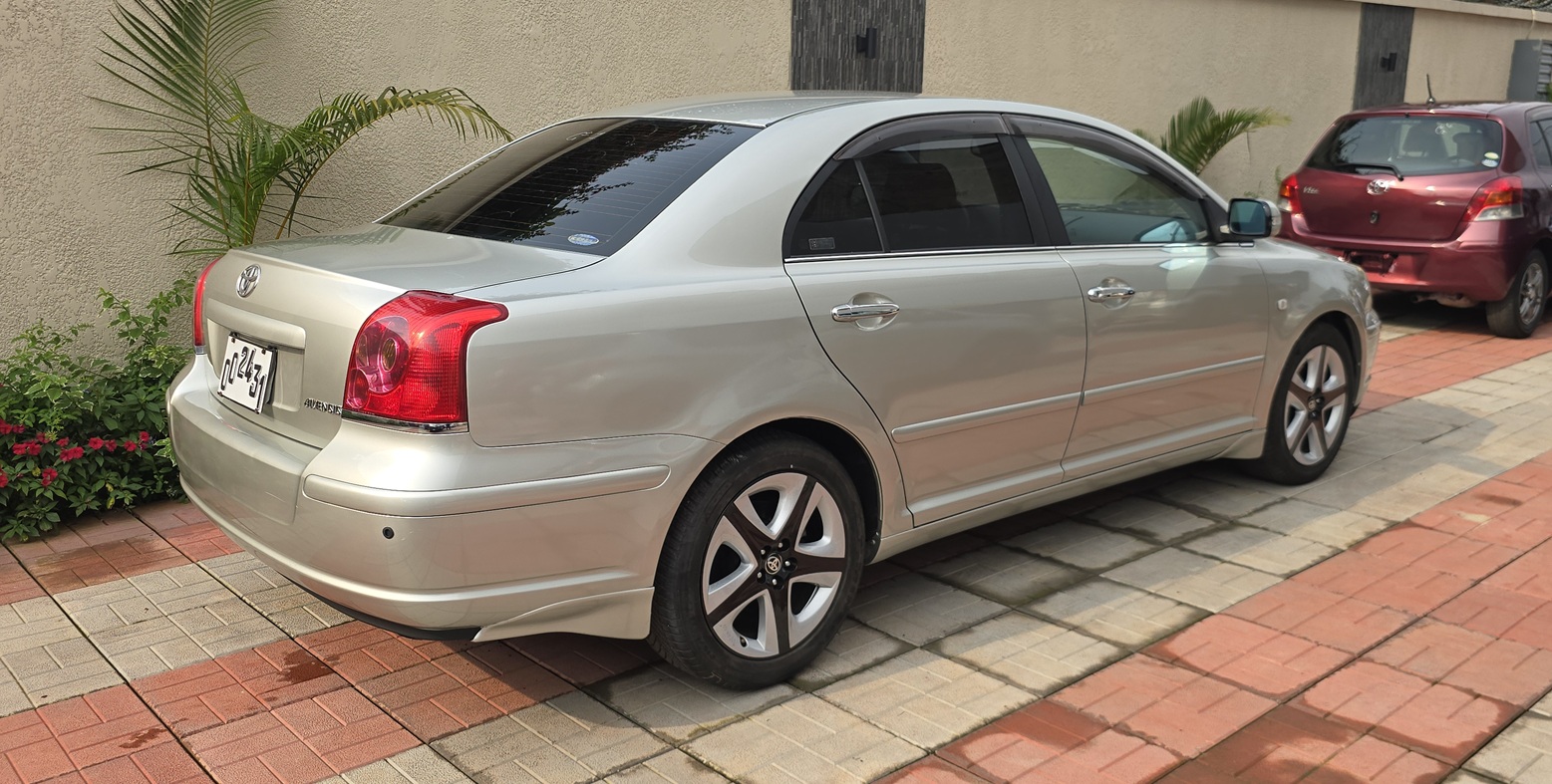 Acheter 4WD 2005 Toyota Avensis Automatique ,Yaoundé ,Cameroun