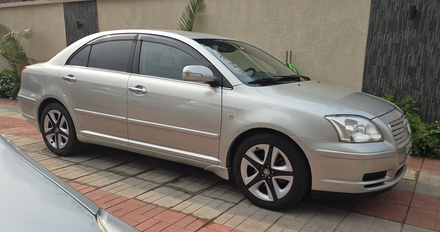 Acheter 4WD 2005 Toyota Avensis Automatique ,Yaoundé ,Cameroun