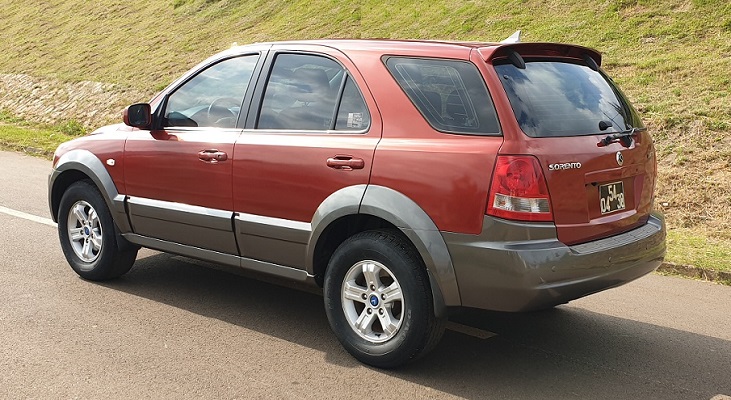 Acheter 2006 Kia Sotento avec 7 Places et 4WD ,Yaoundé ,Cameroun
