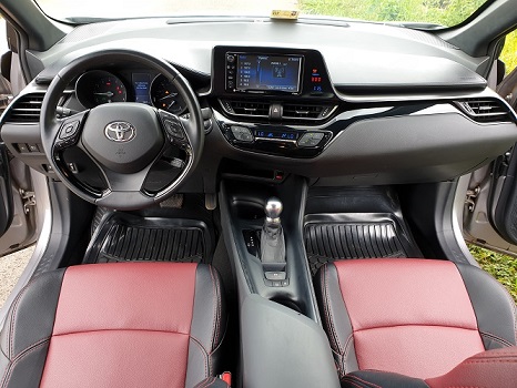 Acheter Elegant 2018 Toyota C-HR Full option with 4WD ,Yaoundé ,Cameroun