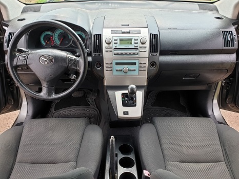 Acheter 2008 TOYOTA COROLLA VERSO Automatique avec 7 Places ,Yaoundé ,Cameroun