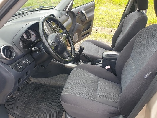 2005 Toyota Rav4 avec 4WD à vendre à Yaoundé Cameroun